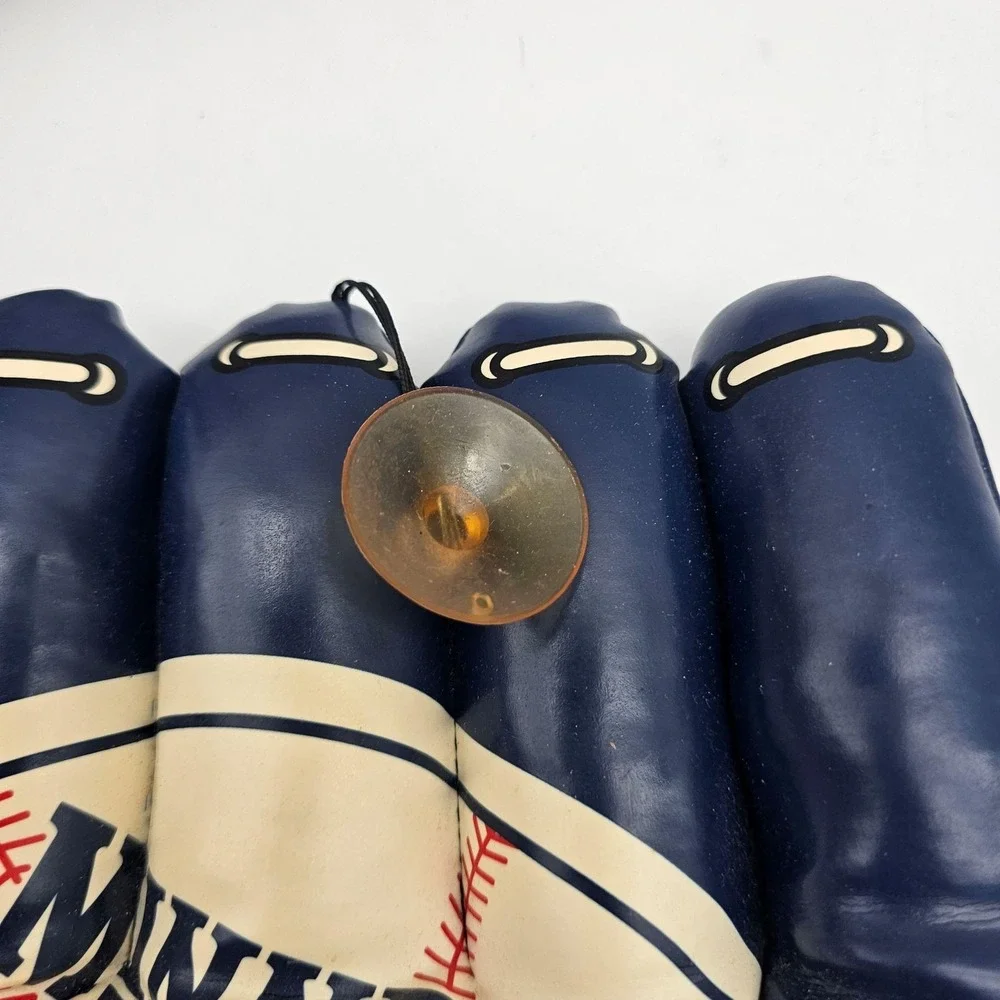Vtg Minnesota Twins Plush Hands One Size Blue MLB Baseball Suction Good Stuff
